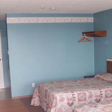 Earlton Motel room amenities